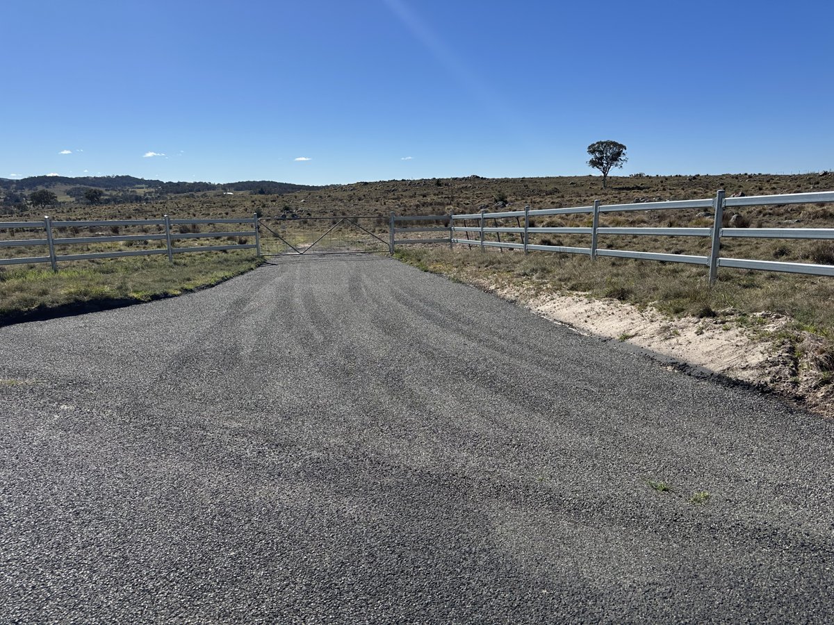 Bitumen sealed driveway entrance, Tenterfield